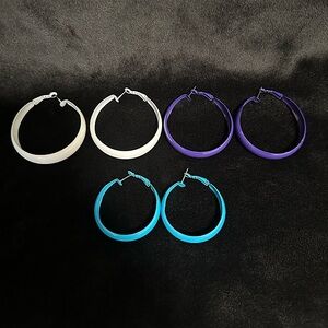 3 pairs of metal earrings